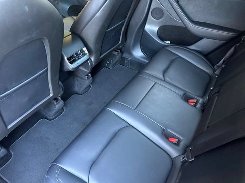 Used 2025 Tesla Model Y Performance AWD/4WD image 15