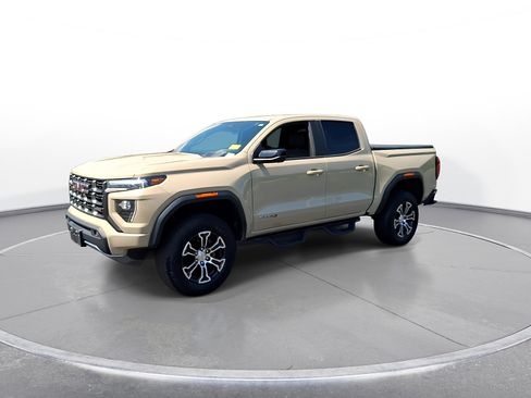 Used 2023 GMC Canyon AT4 w/ AT4 Premium Package AWD/4WD image 4