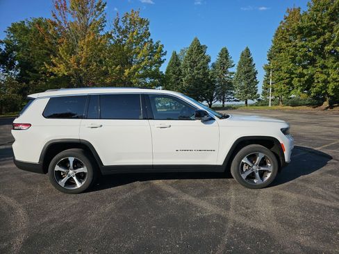 Used 2023 Jeep Grand Cherokee L Limited w/ Luxury Tech Group II AWD/4WD image 7