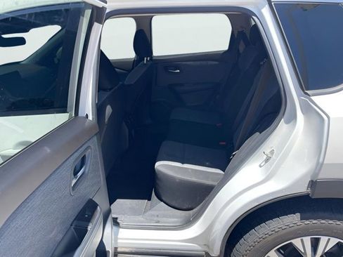 Certified 2023 Nissan Rogue SV FWD image 19