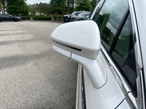 Used 2019 Lincoln Nautilus Select AWD/4WD image 38