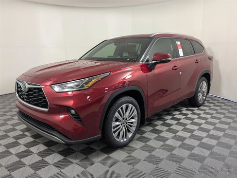 New 2026 Toyota Highlander Platinum image 1
