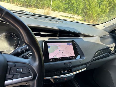 Used 2020 Cadillac XT4 Premium Luxury w/ Cold Weather Package FWD image 18