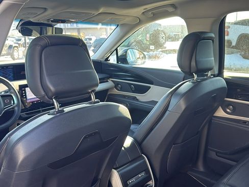 Used 2024 Lincoln Nautilus Reserve w/ Equipment Group 202A image 19