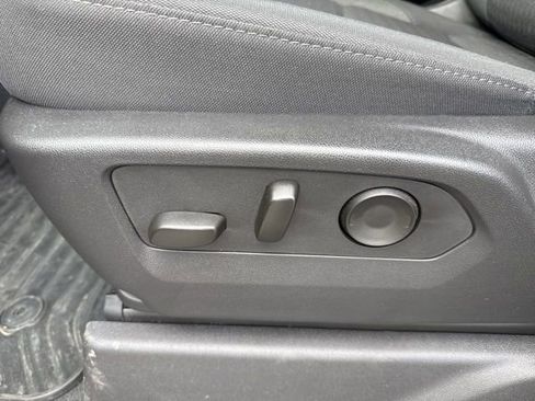 Used 2025 Chevrolet Silverado 2500 Custom w/ Custom Convenience Package image 14