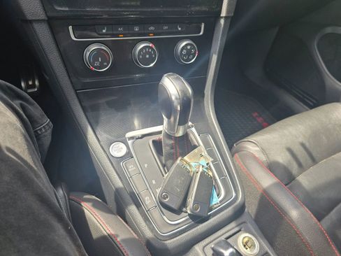 Used 2015 Volkswagen GTI SE FWD image 12