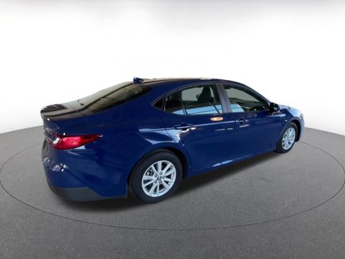 Used 2025 Toyota Camry LE image 18