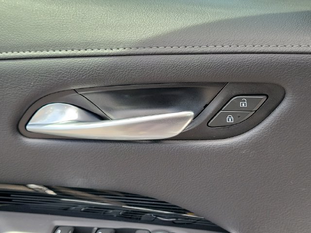 Used 2024 Cadillac XT4 Luxury w/ Cold Weather Package FWD image 15