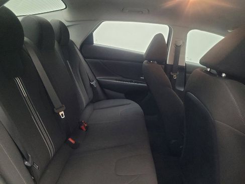Used 2024 Hyundai Elantra SEL FWD image 19