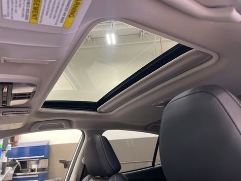Certified 2022 Subaru Crosstrek 2.5i Limited w/ Moonroof Package 2 AWD/4WD image 30