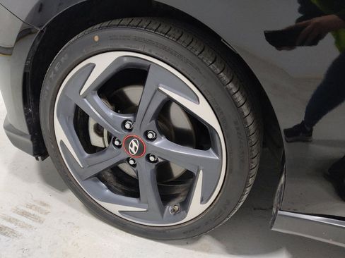 Used 2019 Hyundai Veloster Turbo image 31