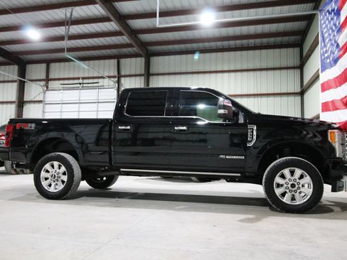 Used 2017 Ford F250 Platinum w/ Platinum Ultimate Package image 15