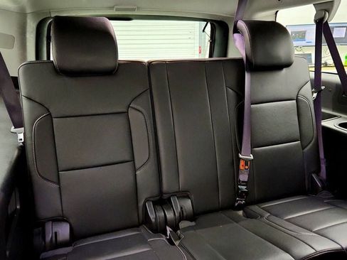 Used 2016 GMC Yukon XL SLT w/ Open Road Package AWD/4WD image 25