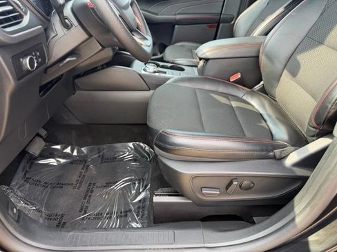 Used 2025 Ford Escape ST-Line FWD image 17