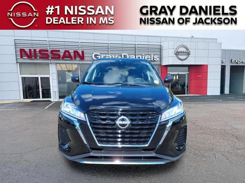 Certified 2025 Nissan Kicks Play S FWD image 2