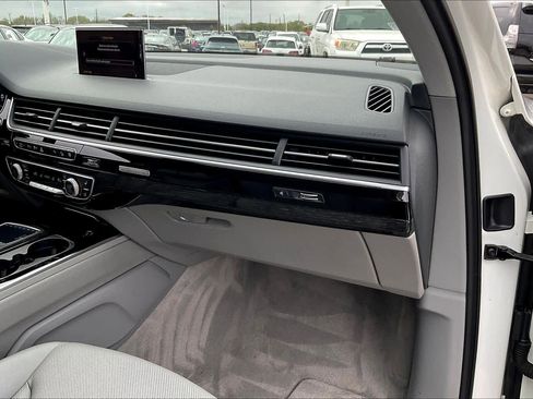 Used 2017 Audi Q7 3.0T Premium Plus image 16