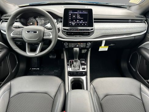 New 2025 Jeep Compass Latitude image 14