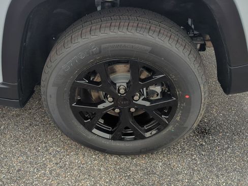 New 2026 Jeep Grand Cherokee Altitude AWD/4WD image 9