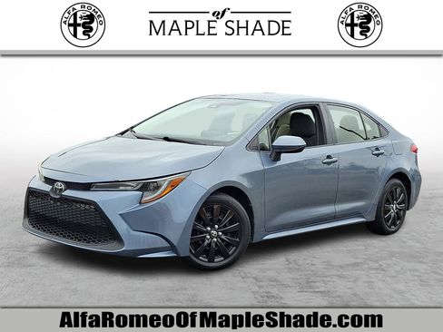 Used 2020 Toyota Corolla LE image 1