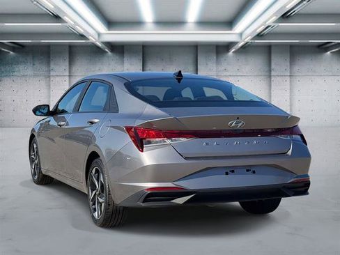 Used 2023 Hyundai Elantra SEL w/ Convenience Package image 5
