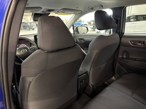 Used 2025 Toyota Corolla Cross LE AWD/4WD image 19
