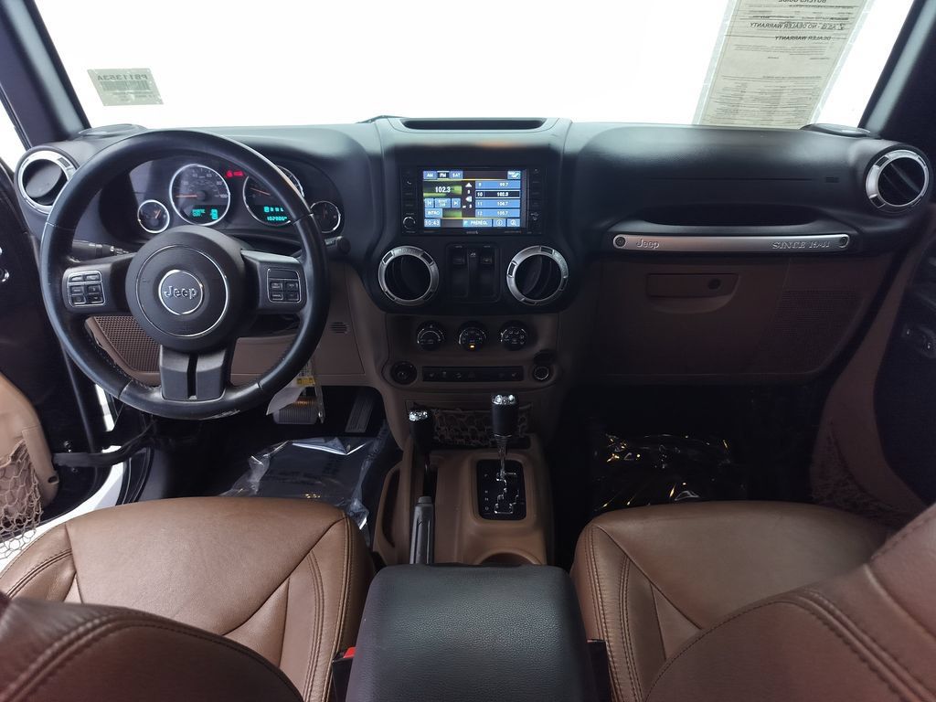 Used 2015 Jeep Wrangler Sahara w/ Connectivity Group AWD/4WD image 10
