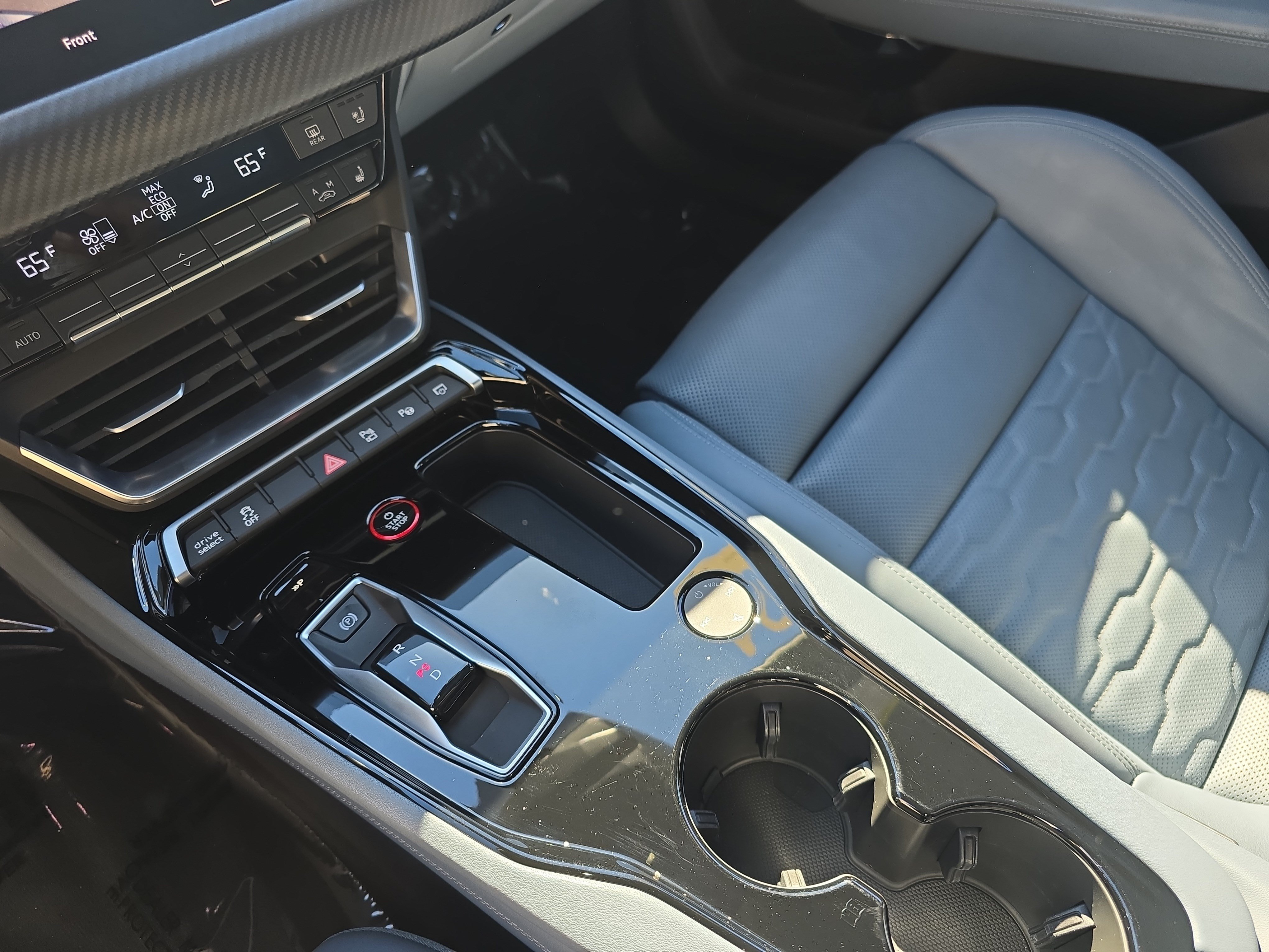 Used 2024 Audi RS e-tron GT w/ Carbon Performance Package AWD/4WD image 21