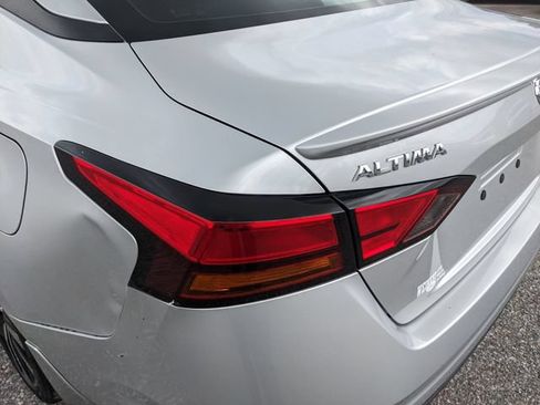 Used 2019 Nissan Altima 2.5 SR w/ SR Premium Package FWD image 11