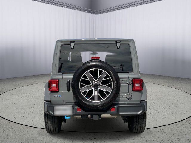 Used 2023 Jeep Wrangler Unlimited Sahara w/ Cold Weather Group AWD/4WD image 8