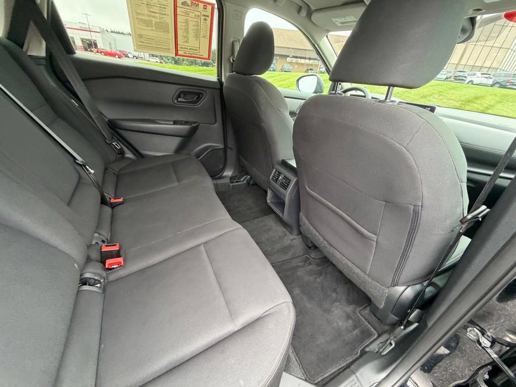 Used 2024 Nissan Rogue S AWD/4WD image 39