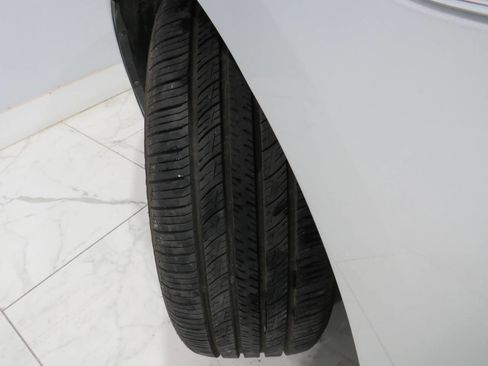 Used 2015 Ford Taurus SEL w/ Equipment Group 201A image 26