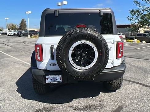 New 2026 Ford Bronco Badlands image 4