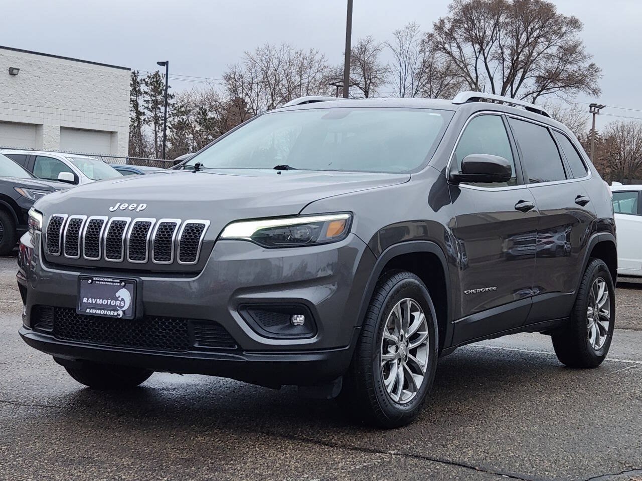 Used 2019 Jeep Cherokee Latitude Plus AWD/4WD image 7