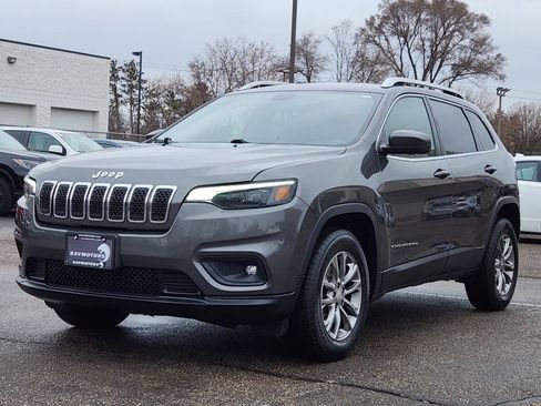 Used 2019 Jeep Cherokee Latitude Plus AWD/4WD image 7
