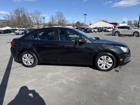 Used 2016 Chevrolet Cruze LS image 2