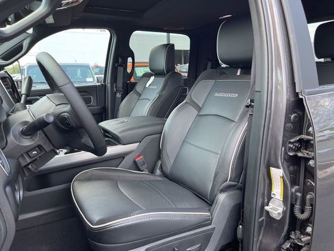 New 2025 RAM 2500 Laramie w/ Sport Appearance Package AWD/4WD image 17