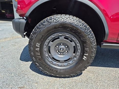Used 2025 Ford Bronco Badlands w/ Sasquatch Package AWD/4WD image 8