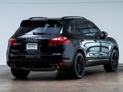 Used 2014 Porsche Cayenne Turbo w/ Comfort Plus Package (PU4) AWD/4WD image 6