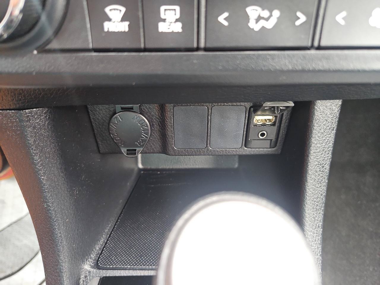 Used 2016 Toyota Corolla LE FWD image 32