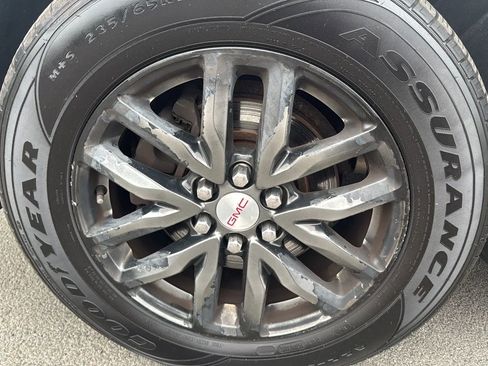 Used 2017 GMC Acadia SLT AWD/4WD image 5