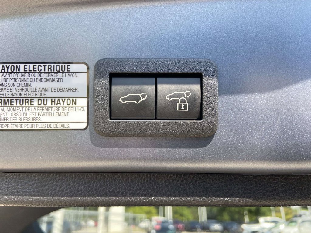 Used 2024 Toyota Corolla Cross AWD Hybrid w/ Convenience Package image 8