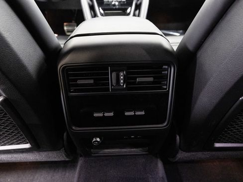 Used 2024 Porsche Cayenne S AWD/4WD image 27