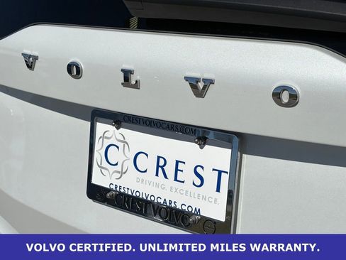 Certified 2025 Volvo XC90 B6 Plus image 8