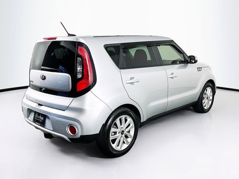 Used 2018 Kia Soul + FWD image 9