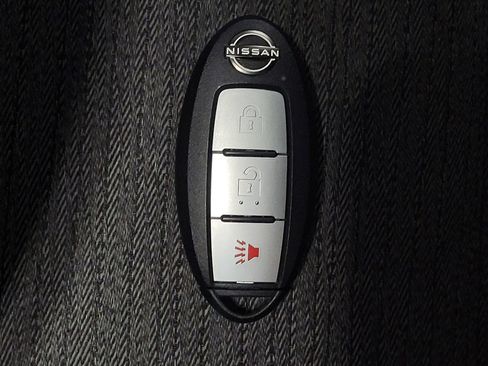 Used 2022 Nissan Rogue S FWD image 32