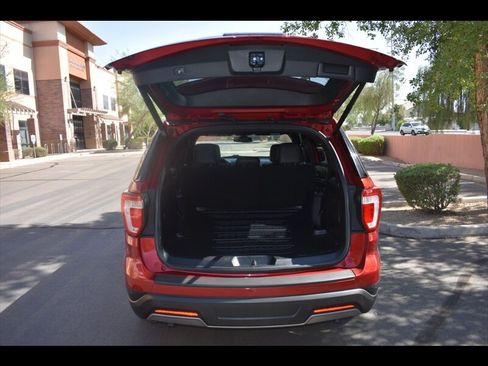 Used 2019 Ford Explorer XLT w/ Equipment Group 202A FWD image 24