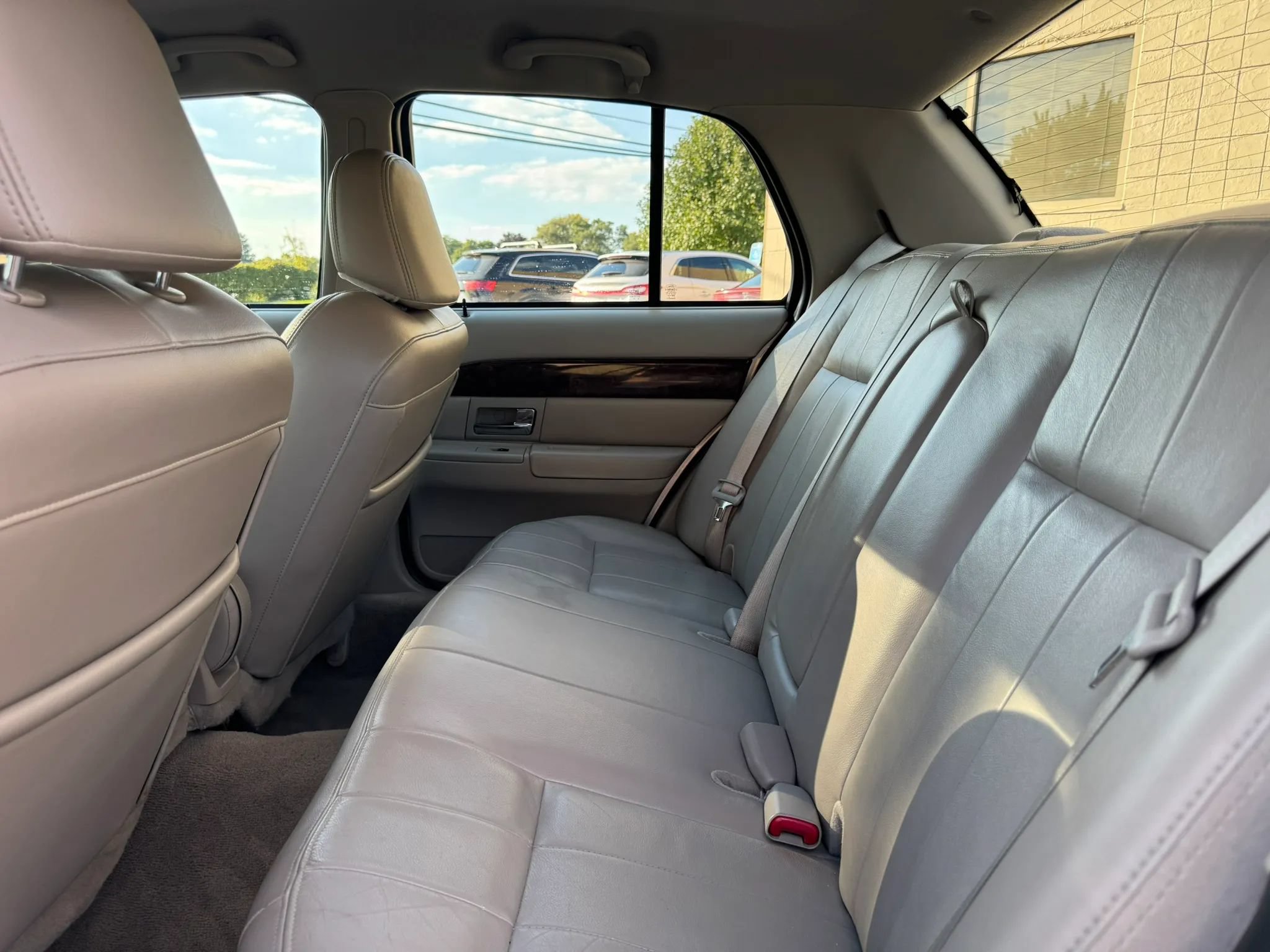 Used 2010 Mercury Grand Marquis LS RWD image 31