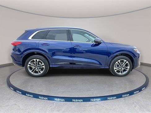 Certified 2025 Audi Q5 Premium w/ Convenience Package image 4