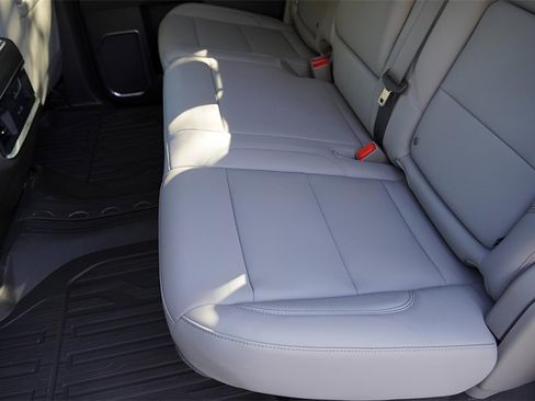 New 2026 GMC Sierra 1500 SLT image 23