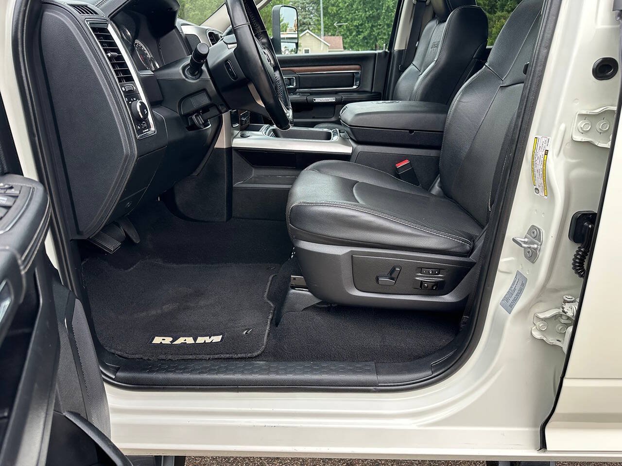Used 2017 RAM 2500 Laramie w/ Sport Appearance Group AWD/4WD image 36